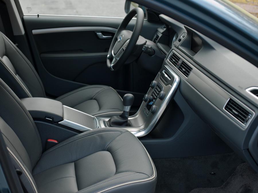  Volvo V70 R-Design 2011 года  (фото 16 из 23)